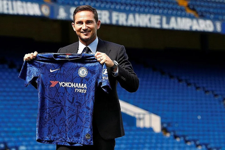LEGENDA KEMBALI: Lampard akur banyak lagi yang perlu dilakukannya sebagai pengurus baru Chelsea, sebelum musim Liga Perdana England (EPL) bermula. - Foto REUTERS
