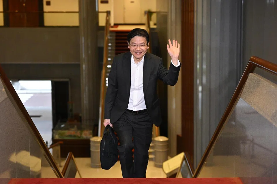 Timbalan Perdana Menteri, Encik Lawrence Wong, tiba di Parlimen pada 16 Februari untuk membentangkan Belanjawan 2024.