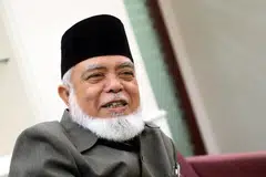 Ustaz Syed Isa Semait, mantan mufti