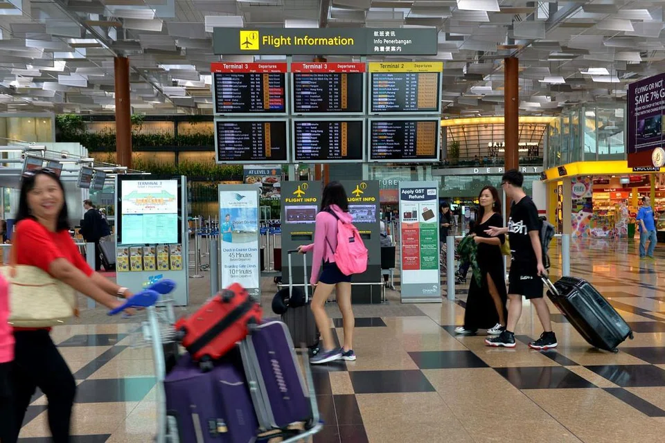 PERLINDUNGAN INSURAN: Syarikat insuran, AIG Singapore, meramalkan bahawa trend mendapatkan produk insuran premium bagi perlindungan pelancong tempatan akan meningkat pada tahun ini. - Foto FAIL