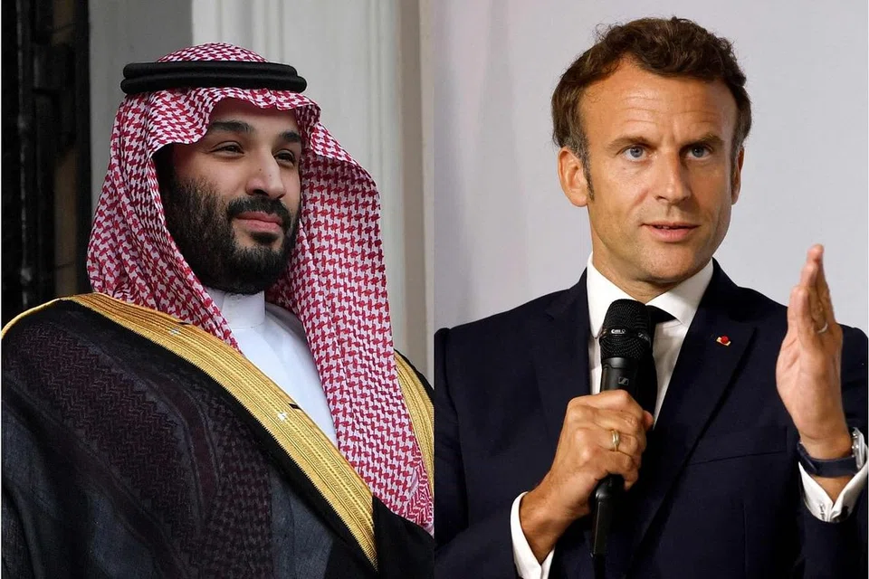 ADAKAN PERTEMUAN: Presiden Macron (kanan) yang menjadi hos kepada Putera Mahkota Arab Saudi Mohammed bin Salman bagi rundingan di Paris walau ada kritikan ia tidak wajar berhubung kes pembunuhan wartawan Jamal Khashoggi. - Foto-foto AFP