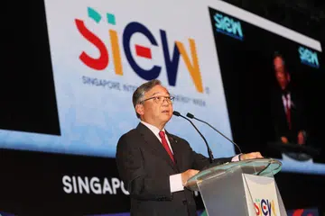 LEBIH MESRA ALAM: Encik Gan berkata Singapura akan mempelawa saranan bagi membangun dan mengendali loji janakuasa pembakaran ammonia yang lebih bersih. - Foto The Straits Times.
