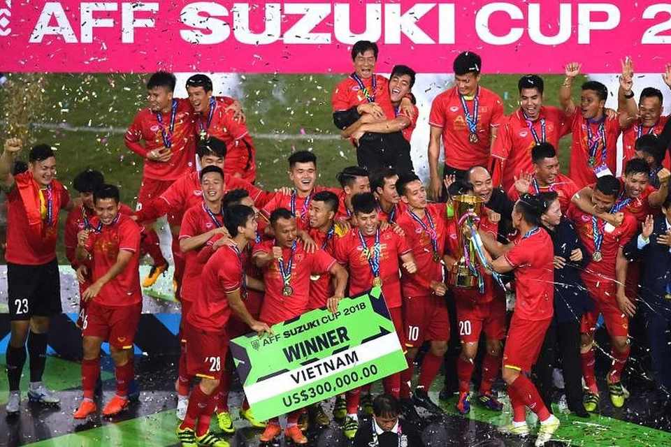 Pasukan Vietnam rai kemenangan. Foto: AFP