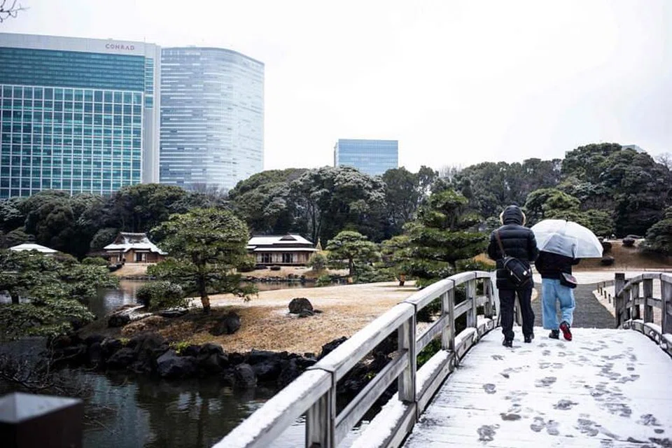 Agensi Meteorologi Jepun berkata perenggan sejuk (cold front) dan sistem tekanan rendah yang melintas boleh bergabung untuk menurunkan salji di beberapa kawasan di Jepun.