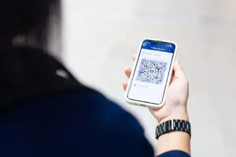 Pelepasan tanpa pasport akan berbentuk pelepasan kod QR di pusat pemeriksaan darat, dan pelepasan tanpa token di pusat pemeriksaan udara dan laut.
