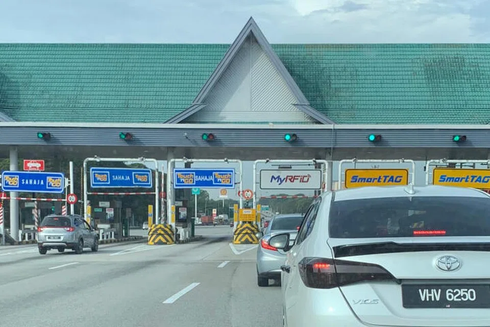 TOL DI GENTING HIGHLANDS: Projek pembinaan plaza tol di jalan menaiki Genting Highlands menerusi Gohtong Jaya bukan di bawah bidang kuasa Kementerian Kerja Raya dan Lembaga Lebuhraya Malaysia.