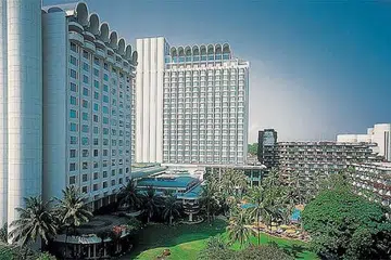 ANTARA PILIHAN: Hotel Shangri-La, yang terletak di kawasan pinggir bandar dari Orchard Road, dikatakan menjadi calon utama kerana ia berpengalaman sebagai lokasi Dialog Shangri-La. - Foto HOTEL SHANGRI-LA