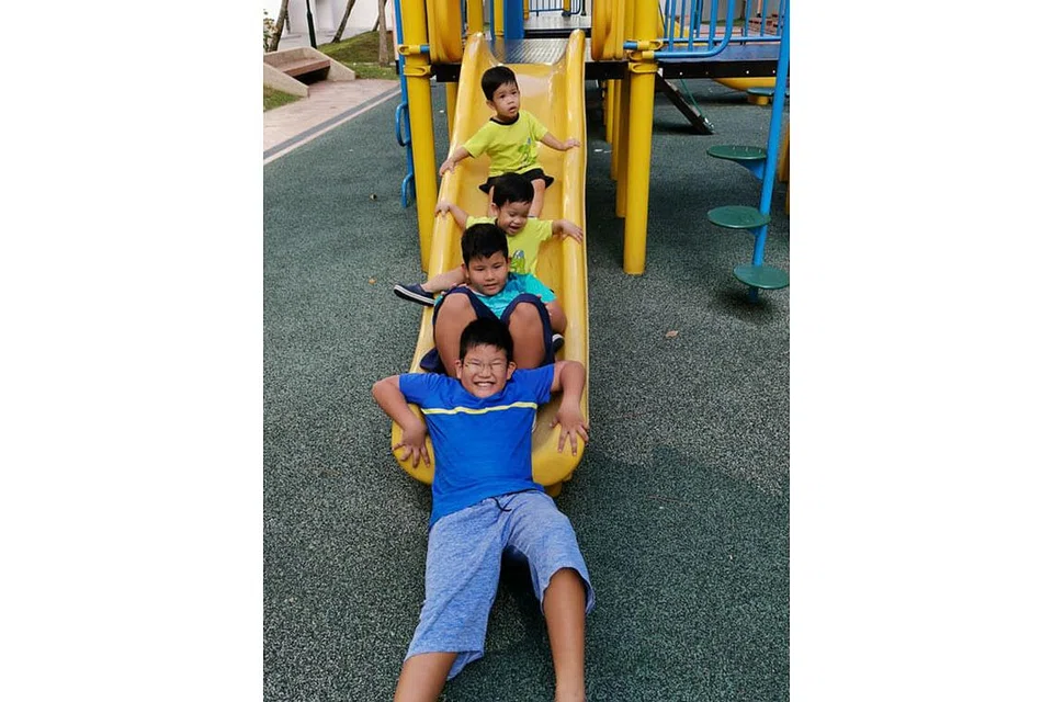 LEBIH MERIAH: Walaupun ada kala kehadiran anak-anaknya membuatkan rumah 'huru-hara' Cik Iva berkata kesemua anak-anaknya merupakan sumber kebahagiaan untuk beliau dan suami. - Foto ihsan CIK IVA AMINUDDIN