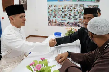 Majlis akad nikah antara Faredz Ashim dengan Cik Nurashikin Husni Thamrin yang berlangsung pada 15 Januari di penjara disempurnakan oleh Ustaz Mohammed Nazim Rahuma Dulla.