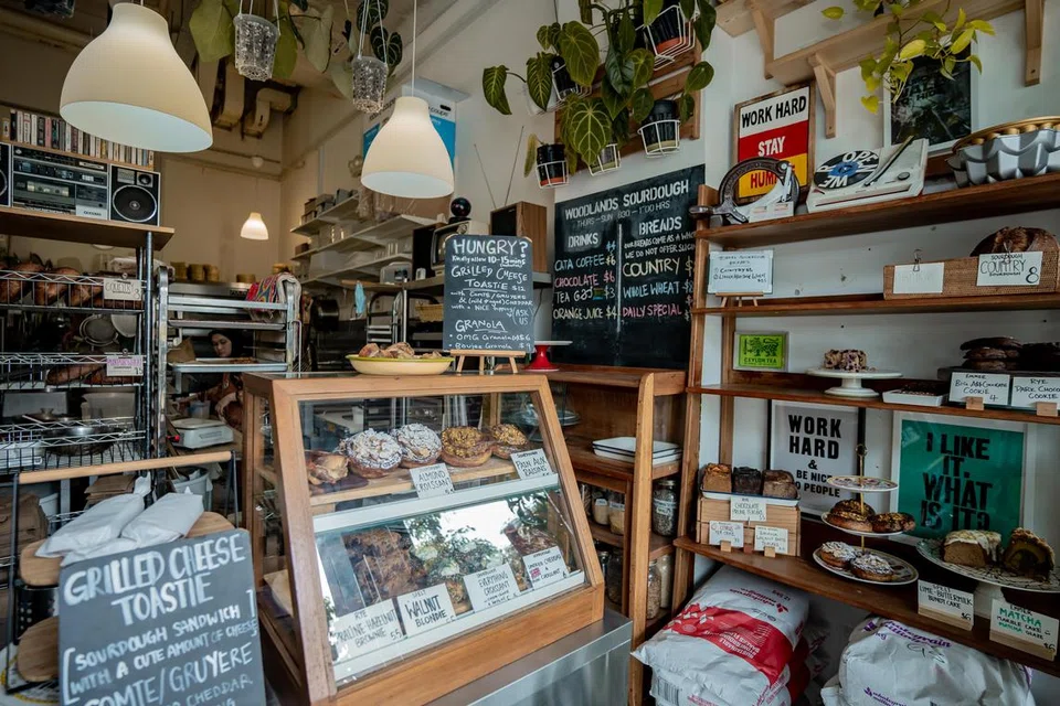 Kedai Woodlands Sourdough yang terletak di Upper Thomson Road mendapat sentuhan peribadi pasangan suami isteri itu.