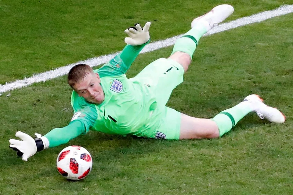 BUKAN PILIHAN UTAMA: Jordan Pickford merupakan penjaga gawang yang dahulu bermain di luar Liga Perdana tetapi kini bertindak cemerlang untuk skuad England. - Foto REUTERS 