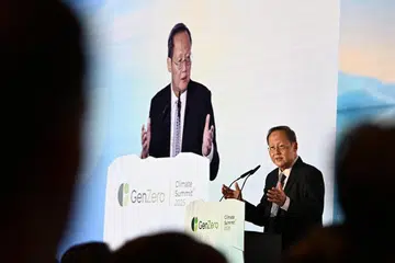 Menteri Tenaga Manusia dan Menteri Kedua Perdagangan dan Perusahaan, Dr Tan See Leng, menyampaikan ucapan di Wawasan Sidang Puncak Iklim GenZero. 