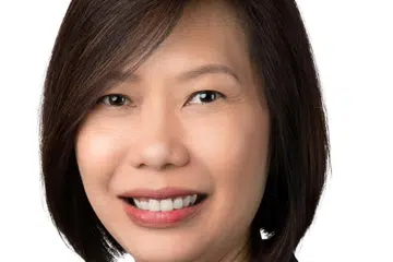 Cik Ow Foong Pheng akan bersara sebagai Setiausaha Tetap (Pembangunan Negara) pada 1 April. 