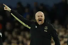 Sean Dyche, pengurus Everton, dipecat tiga jam sebelum bermulanya perlawanan menentang Peterborough di Piala FA.