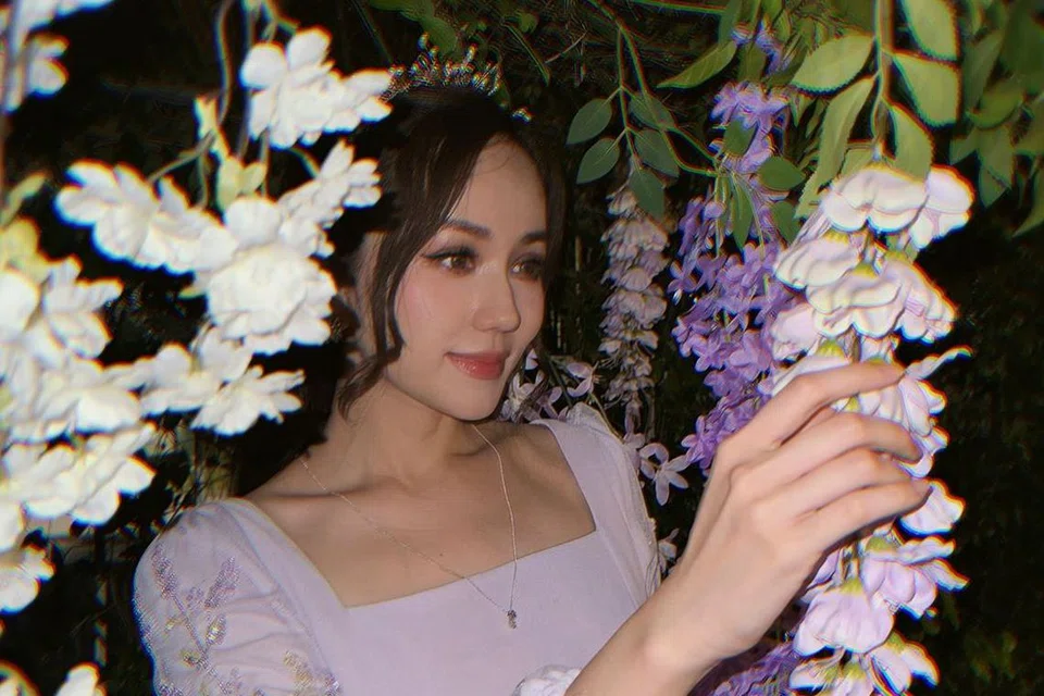 Sophia AlBarakbah berkata beliau sedang mengumpulkan bukti untuk membuat laporan polis mengenai kiriman lucah yang diterimanya secara kerap di media sosial. 