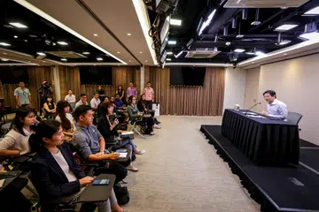 Perdana Menteri, Encik Lawrence Wong, telah menggariskan antara lain, dua bidang tumpuan pemerintah dalam membantu rakyat Singapura serta memberi komitmen untuk terus berdialog dengan pelbagai lapisan masyarakat. 
