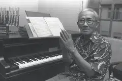 Komposer tempatan tersohor, Allahyarham Zubir Said, merupakan antara tokoh muzik teragung dalam sejarah Singapura. Selain mencipta lagu kebangsaan Singapura, beliau turut menghasilkan pelbagai lagu klasik serta menggubah runut bunyi bagi banyak filem pada era kegemilangan perfileman Melayu.