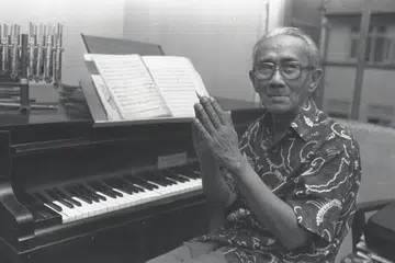 Komposer tempatan tersohor, Allahyarham Zubir Said, merupakan antara tokoh muzik teragung dalam sejarah Singapura. Selain mencipta lagu kebangsaan Singapura, beliau turut menghasilkan pelbagai lagu klasik serta menggubah runut bunyi bagi banyak filem pada era kegemilangan perfileman Melayu.