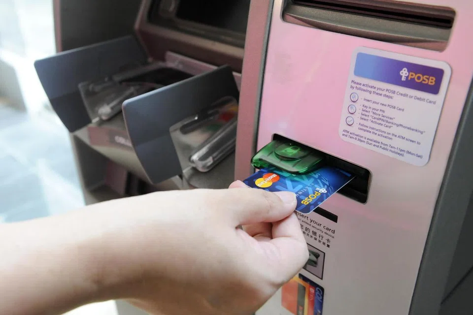 AKUI TIPU: Alvin Phua dihukum penjara tiga bulan selepas dia mengaku bersalah atas kesalahan termasuk bekerjasama dengan pemiutang untuk menipu bank OCBC.