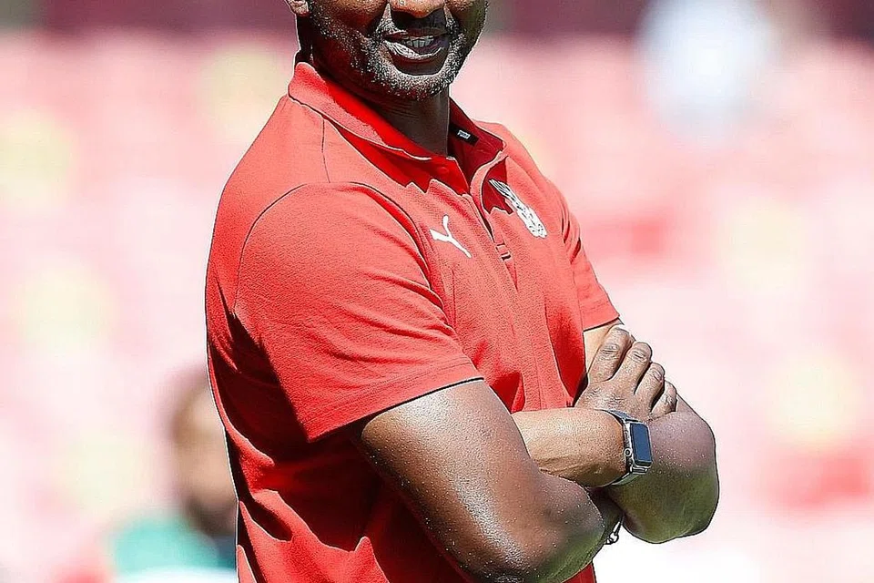 PENGURUS BARU PALACE: Patrick Vieira mahu pasukannya bukan sahaja menguasai bola dan permainan, tetapi juga menggerakkan bola dengan cepat. - Foto REUTERS 