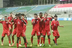 Pasukan Pusat Pembangunan Nasional (NDC) Bawah 15 tahun Singapura meraikan jaringan gol ketika menentang pasukan Selangor pada Piala Lion City 2023. 