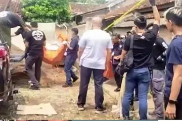 LUBANG untuk menanam mangsa bunuh yang ditemui di sekitar rumah suspek.