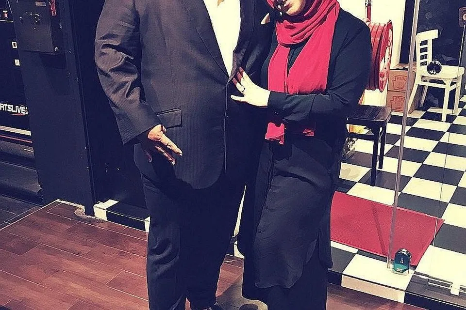 PENGALAMAN PAHIT MANIS: Cik Annabelle dan Sheikh Haikel bergambar pada 2017 di FatPapas. Mereka melahirkan perasaan gembira dan terharu atas sokongan pelanggan selama empat tahun. - Foto ihsan ANNABELLE FRANCIS