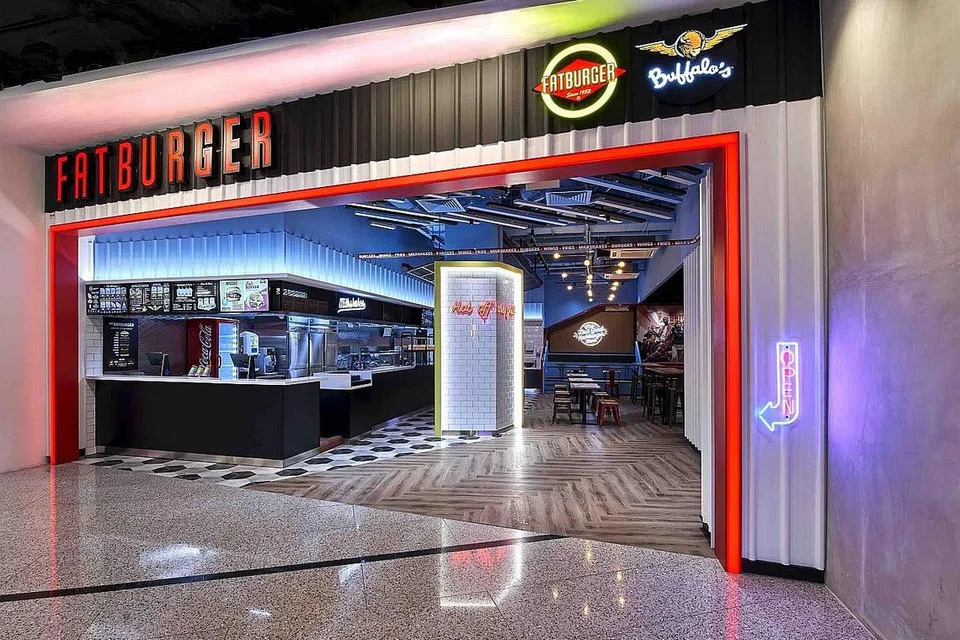 INGIN LUAS PERNIAGAAN: Cawangan terbaru Fatbuger di Singapura yang terletak di Cineleisure. - Foto DEELISH BRANDS