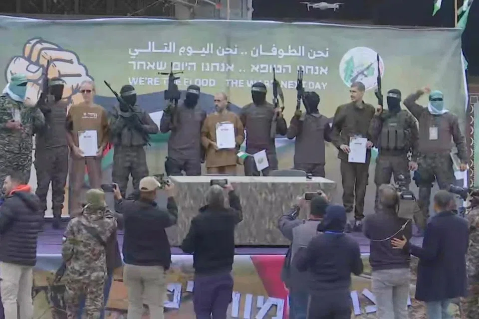 Hamas telah menyerahkan Encik Or Levy, Encik Eli Sharabi dan Encik Ohad Ben Ami, yang diambil sebagai tebusan sejak 7 Oktober 2023, kepada Pertubuhan Palang Merah Antarabangsa (ICRC) pada 8 Februari.