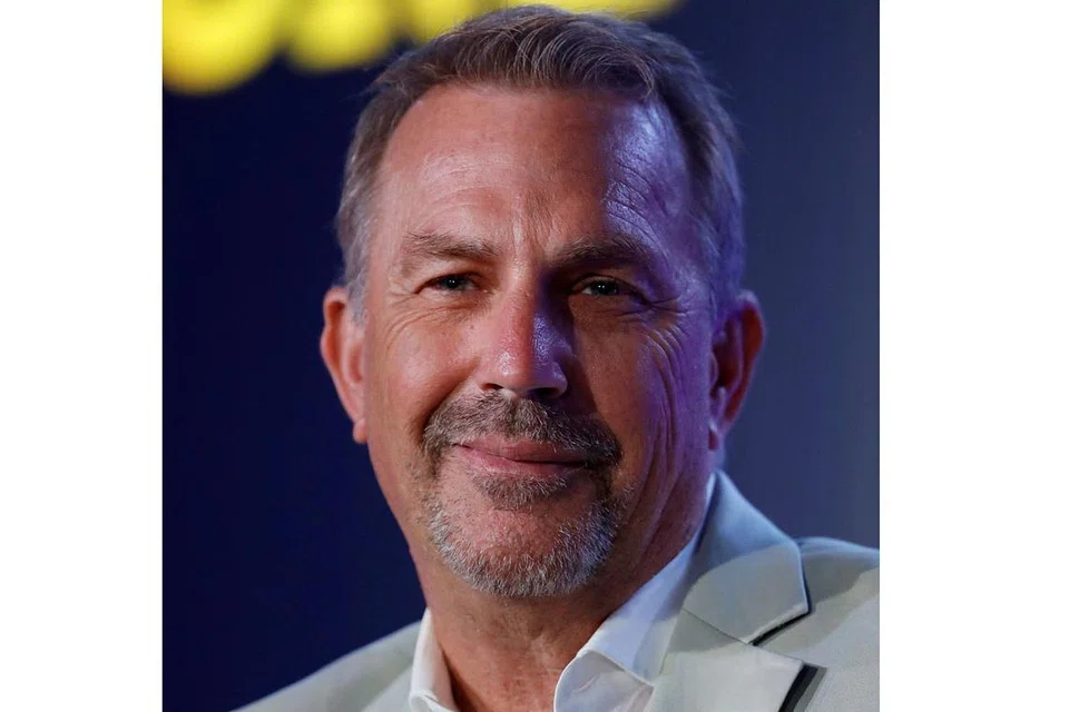 KEVIN COSTNER, 63 TAHUN: Memikat penonton menerusi filem seperti Field of Dreams, The Bodyguard dan Waterworld. - Foto REUTERS
