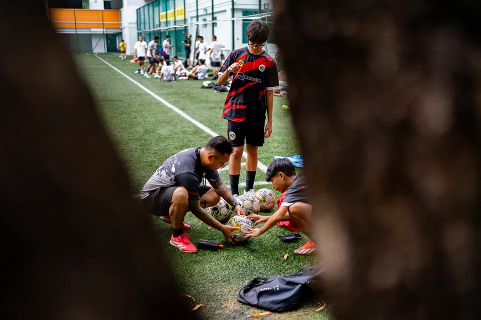 Melalui bola sepak, Encik  Mohammad Azimmi Jamaluddin, berharap dapat membimbing kanak-kanak dan belia tentang disiplin, sikap baik, dan cara membuat pilihan betul dalam kehidupan.