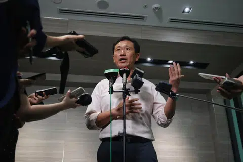 Menteri Kesihatan, Encik Ong Ye Kung, berkata warga Singapura boleh raih manfaat daripada had tuntutan yang lebih tinggi bagi bil hospital, pembedahan sehari dan pesakit luar bagi skim MediShield Hayat dan MediSave secara berperingkat mulai April 2025.