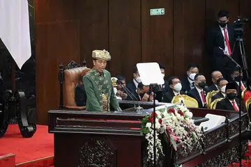 RAIKAN KEMERDEKAAN: Presiden Indonesia Joko Widodo memberi ucapan menjelang ulang tahun kemerdekaan negara ke-77 pada 16 Ogos lalu. Menjelang Pemilihan Umum (Pemilu) dan Pemilihan Kepala Daerah (Pilkada) yang akan diadakan serentak pada 2024, pesta demokrasi semakin dirasakan dengan parti dan ahli politik mulai mencari regu untuk bekerjasama. - Foto EPA-EFE