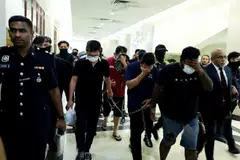 DSP, warga asing,  pegawai polis, senjata api, Ahmad Ruzaini Ahmad Dahalan, DSP ditangkap merompak, kes samun Kepong, rompakan kereta mewah Rolls Royce, Seksyen 4 Akta Senjata Api, berita mahkamah Malaysia.