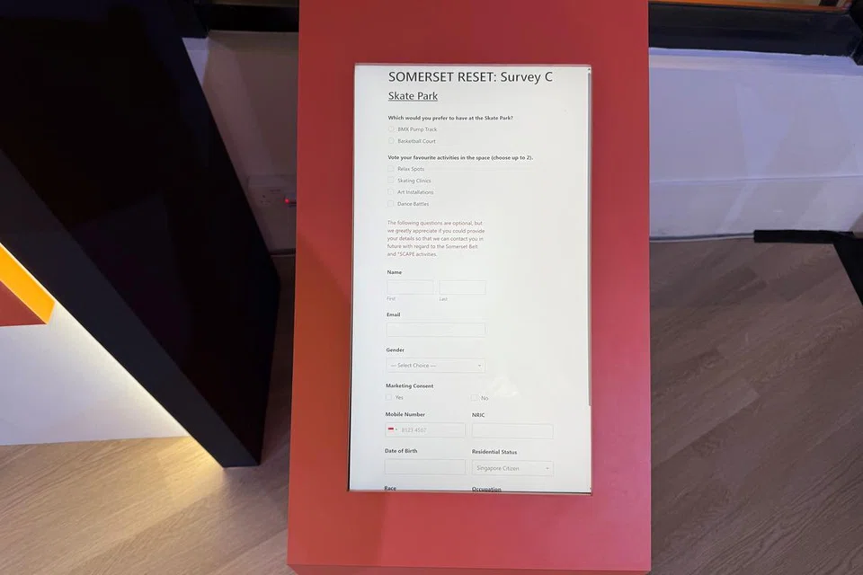 Del 26 de julio al 24 de agosto en Scapap, los visitantes pueden seguir el reinicio de Somerset para aprender las ideas y sugerencias de los jóvenes para mejorar el espacio del cinturón de Somerset. También se alienta a los visitantes de Jerayawaya a proporcionar comentarios sobre sus esfuerzos para determinar el plan para mejorar el distrito de Somerset Belt. Además, el Roadshow) se llevará a cabo en varias instituciones de enseñanza para involucrar a más jóvenes.