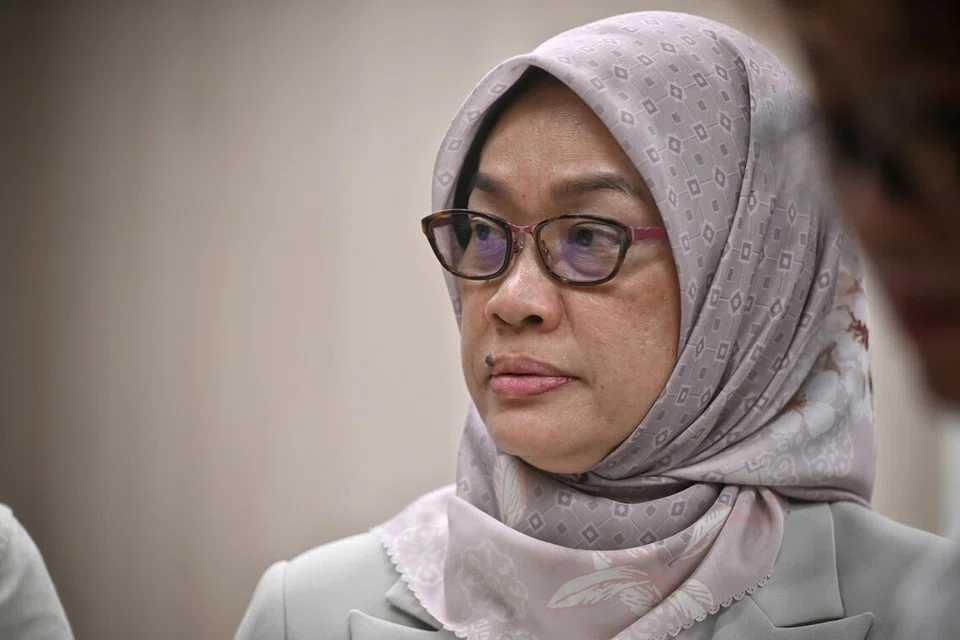 Ketua Pegawai Eksekutif (CEO) Yayasan Mendaki, Cik Zuraidah Abdullah, salah seorang daripada anggota Panel Semakan Untuk Memperkukuhkan Ekosistem Perlindungan Kanak-Kanak, membentangkan penemuan dan cadangan dalam satu laporan pada 21 Oktober.
