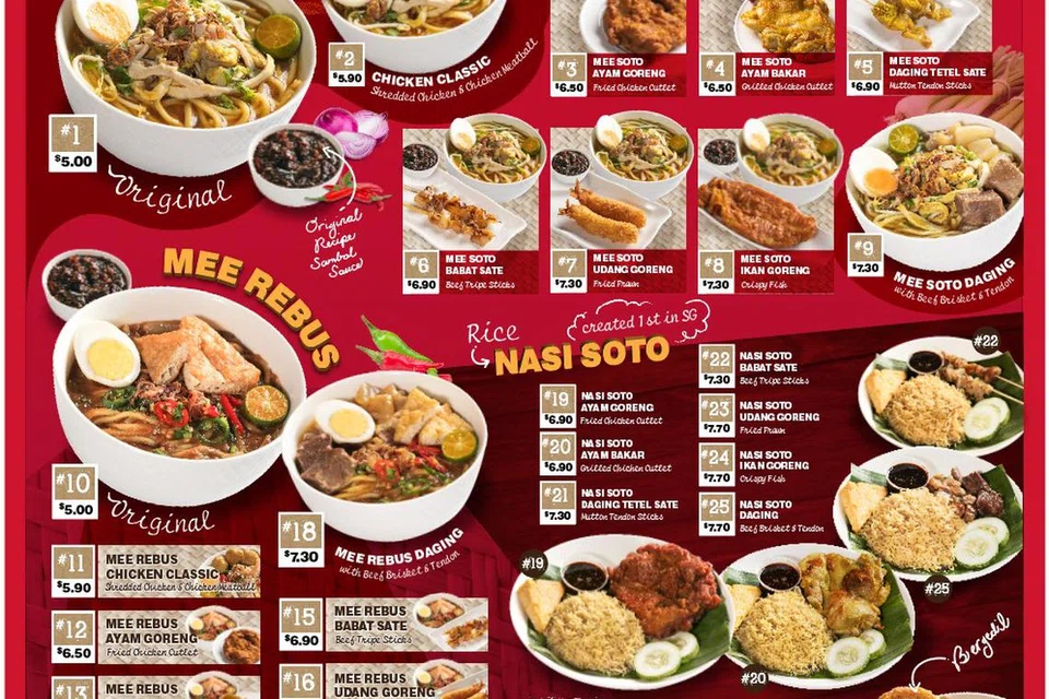 BERANEKA PILIHAN: Pelanggan boleh memilih sajian mi soto, mi rebus dan nasi soto diikuti beraneka pilihan daging seperti ayam goreng, ayam bakar, daging dan sate.