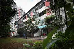 KEMUDAHAN UNTUK PEKERJA ASING: Bekas bangunan kediaman Chancery Court akan menempatkan pekerja asing yang sihat dalam perkhidmatan penting, sementara tempat letak kereta bertingkat dan terbuka di Singapore Racecourse akan menempatkan pekerja yang pulih.
