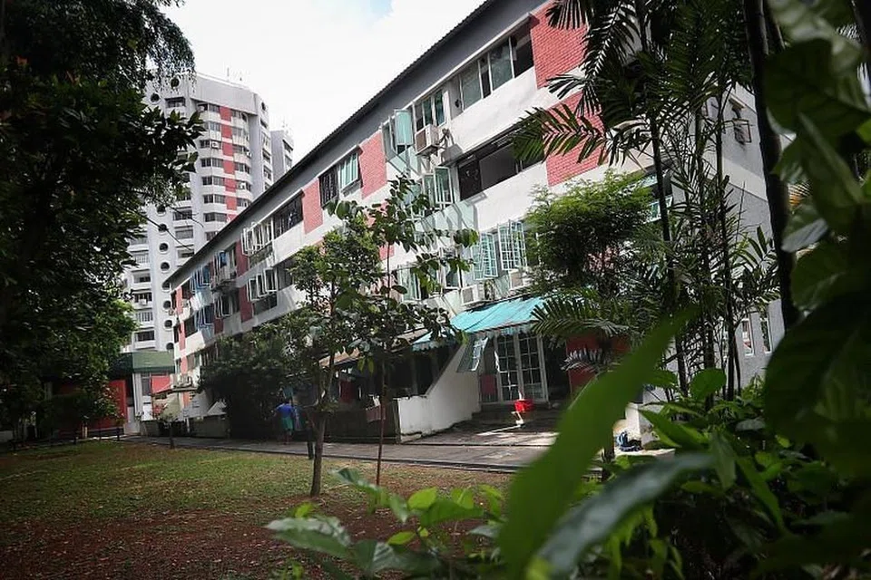 KEMUDAHAN UNTUK PEKERJA ASING: Bekas bangunan kediaman Chancery Court akan menempatkan pekerja asing yang sihat dalam perkhidmatan penting, sementara tempat letak kereta bertingkat dan terbuka di Singapore Racecourse akan menempatkan pekerja yang pulih.