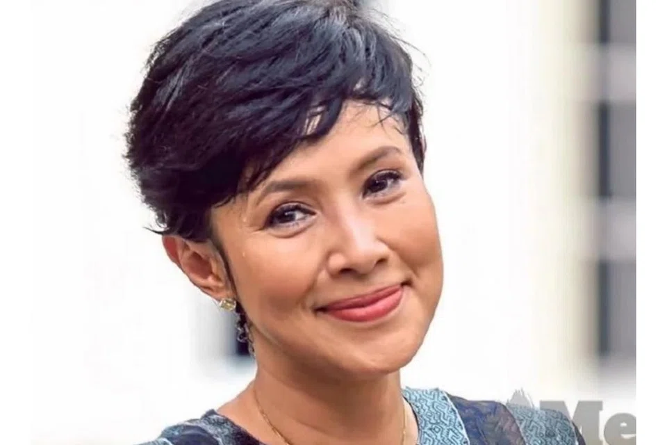 TERUS MENYINAR: Fauziah Latiff kekal sebagai ikon pop yang mencetus inspirasi dengan kesediaan berkongsi kisah jerih payah. Foto sisipan ketika Fauziah kuasai dunia hiburan pada tahun 1980-an. - Foto INSTAGRAM FAUZIAH LATIFF/Foto fail