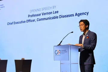 Ketua Pegawai Eksekutif, Agensi Penyakit Berjangkit (CDA), Profesor Vernon Lee, memberi ucapan di majlis pelancaran rasmi CDA di Pusat Budaya Universiti Nasional Singapura (UCC) pada 12 November.