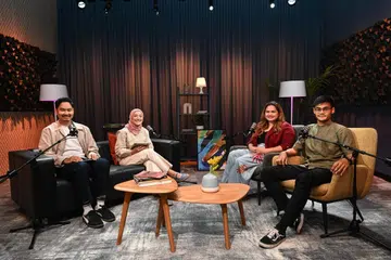  Encik Muhammad Hasbi Zainal, Cik Noor Heeqmah Wahianuar