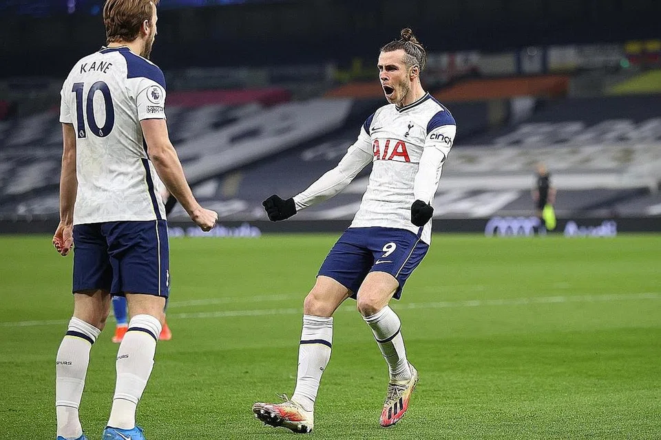 BALE MULA MENYENGAT: Pemain bintang mereka, Gareth Bale (kanan), yang dipinjam dari Real Madrid, tampaknya sudah juga menemukan semula ketajaman beliau dengan menjaringkan enam gol dalam enam perlawanan. - Foto EPA-EFE