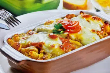 ‘Makaroni Schotel Klasik’ hidangan Barat yang berkrim. 