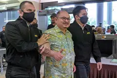 Kes rasuah, M’sia, bekas pegawai kanan Anwar