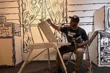 Bengkel melukis, ‘Me Sketch’, bakal dikendalikan oleh kartunis dan pelukis mural Malaysia, Azmi Hussin. Azmi mempunyai dua pencapaian dalam ‘Malaysia Book of Records’ untuk karya seninya.