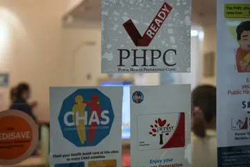 Skim Subsisdi Jerebu (HSS) menyediakan rawatan pesakit luar bersubsidi bagi penyakit berkaitan jerebu bagi warga Singapura yang layak di semua poliklinik dan Klinik Kesediaan Kesihatan Awam (PHPC) yang mengambil bahagian.