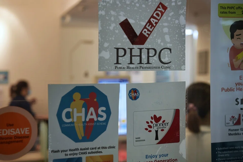 Skim Subsisdi Jerebu (HSS) menyediakan rawatan pesakit luar bersubsidi bagi penyakit berkaitan jerebu bagi warga Singapura yang layak di semua poliklinik dan Klinik Kesediaan Kesihatan Awam (PHPC) yang mengambil bahagian.