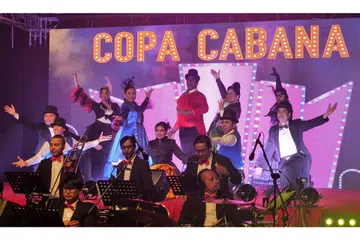 COPA CABANA: Buat julung-julung kalinya, sebuah drama muzikal dalam bahasa Inggeris dipentaskan di Wisma Geylang Serai (WGS), dan selama satu jam setengah, para penonton dibawa ke era 1960-an menyusuri antara cabaran dalam dunia persembahan kabaret.