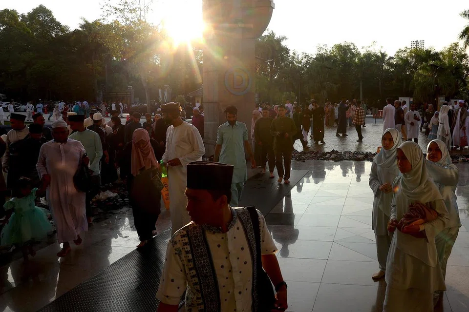 Seorang bilal dilaporkan meninggal dunia ketika jemaah bersiap sedia menunaikan solat Aidilfitri di Masjid Bagan Jermal, Butterworth, Pulau Pinang pada pagi Isnin.